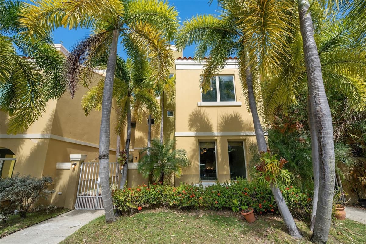 90 CANDELERO DRIVE — photo 2 of 45