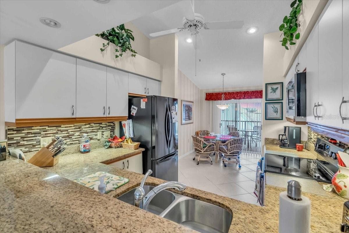 6713 STONE RIVER ROAD — photo 18 of 58