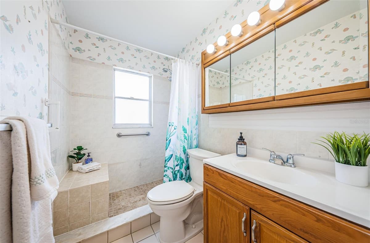 10022 LILY STREET — photo 11 of 41