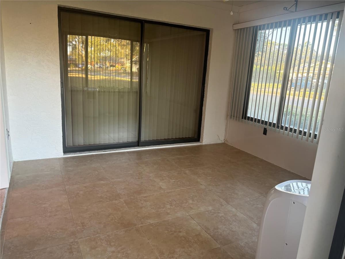 2765 COUNTRYSIDE BOULEVARD — photo 20 of 25