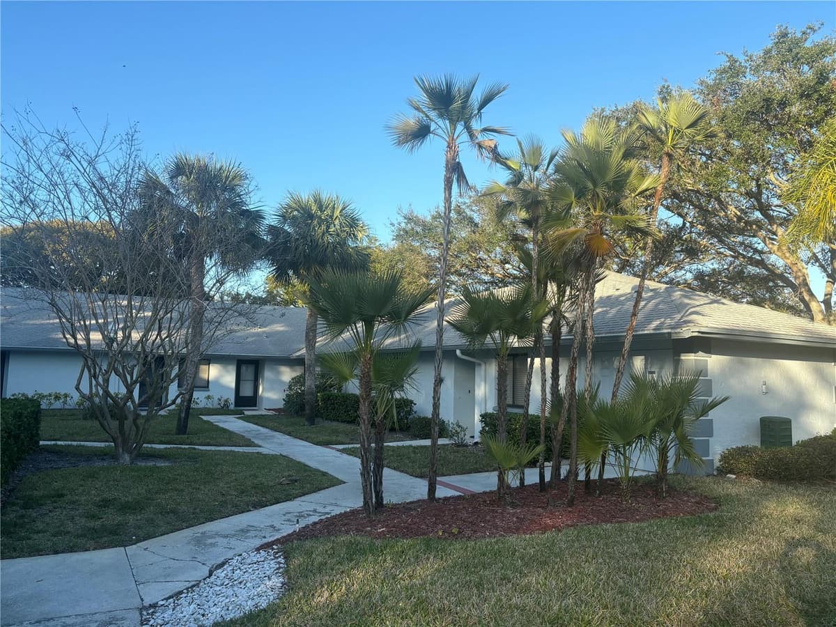 2765 COUNTRYSIDE BOULEVARD — photo 1 of 25