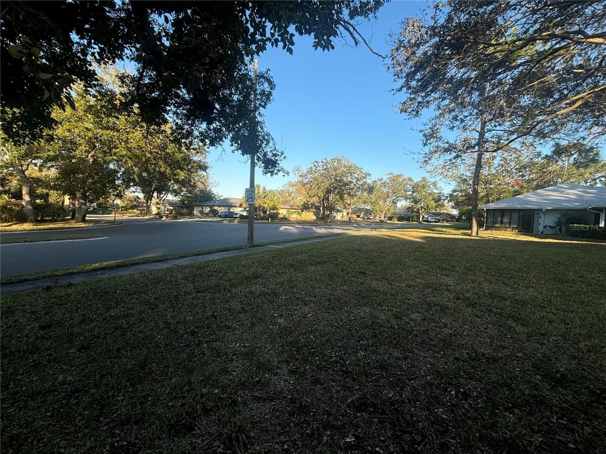 2765 COUNTRYSIDE BOULEVARD — photo 18 of 25