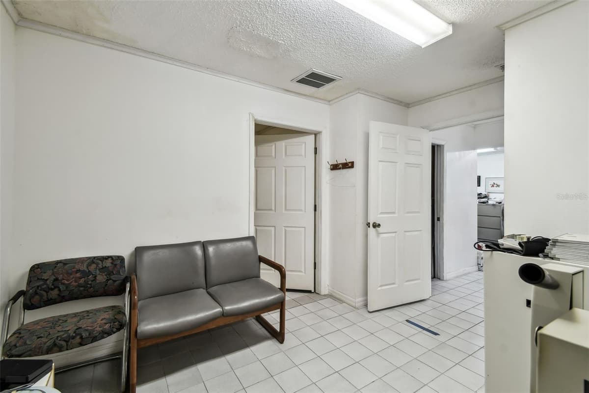 10129 LITTLE ROAD — photo 36 of 56