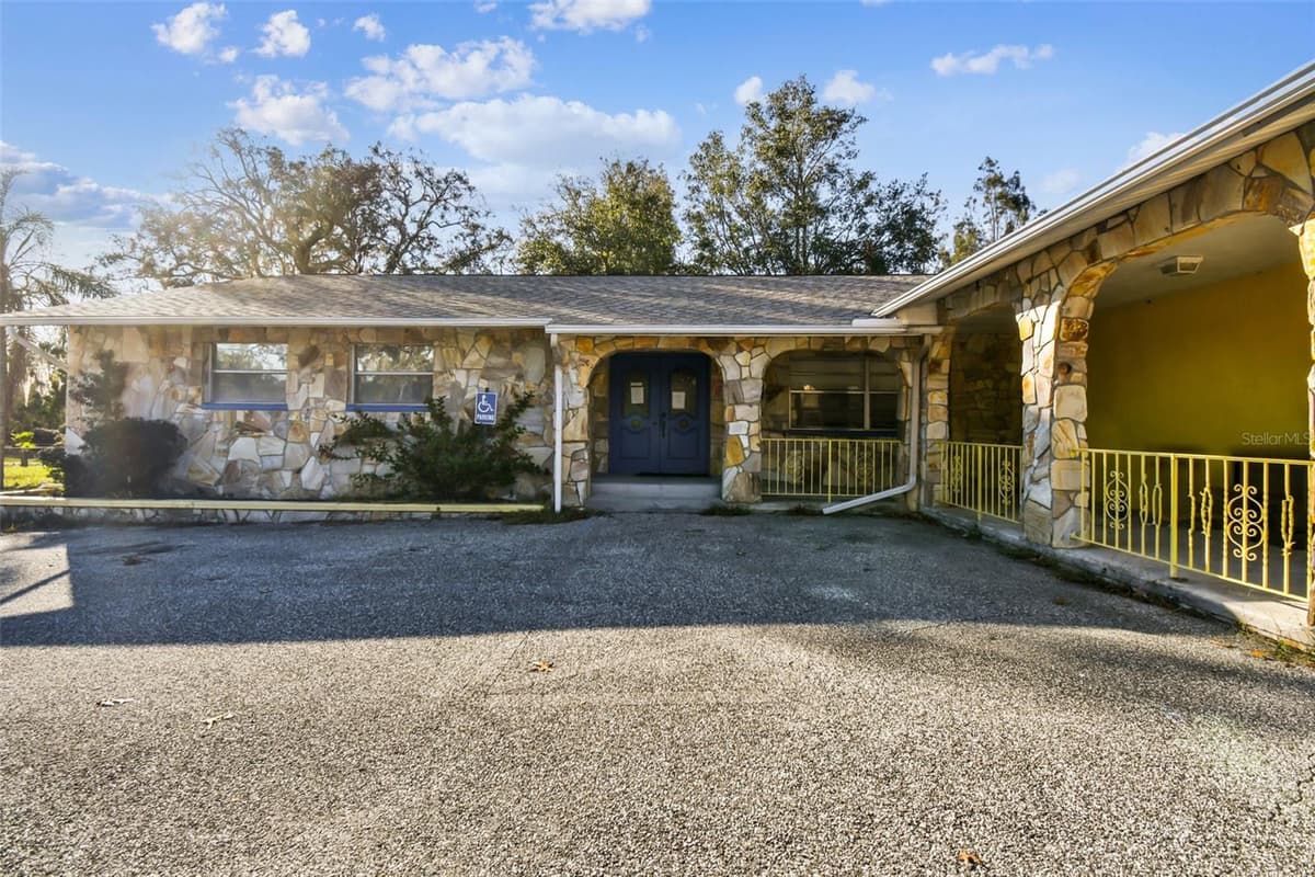 10129 LITTLE ROAD — photo 9 of 56