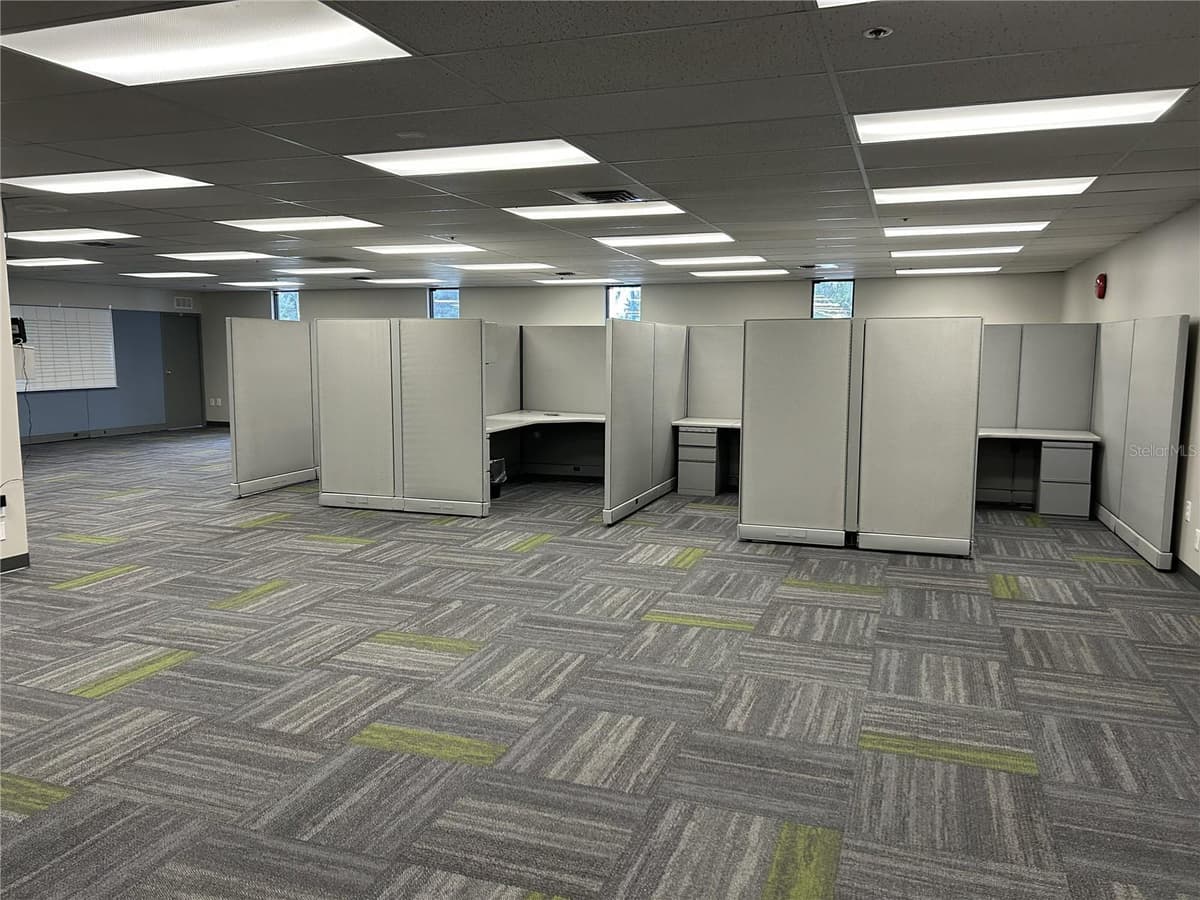 11 COMMERCE BOULEVARD — photo 6 of 16