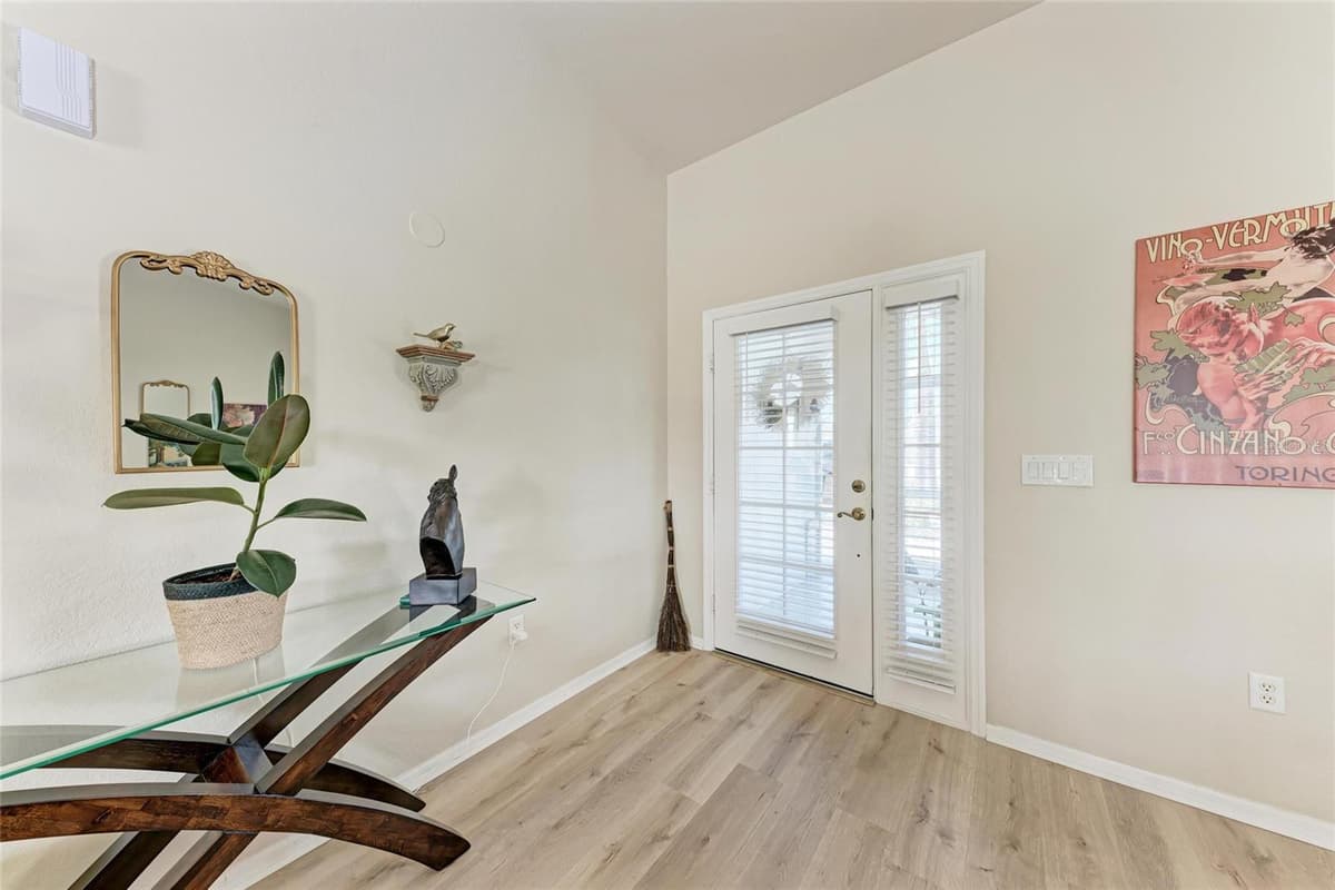 221 FAIRWAY ROAD — photo 6 of 45