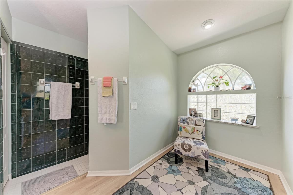 221 FAIRWAY ROAD — photo 22 of 45
