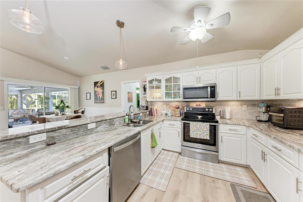 221 FAIRWAY ROAD — photo 13 of 45