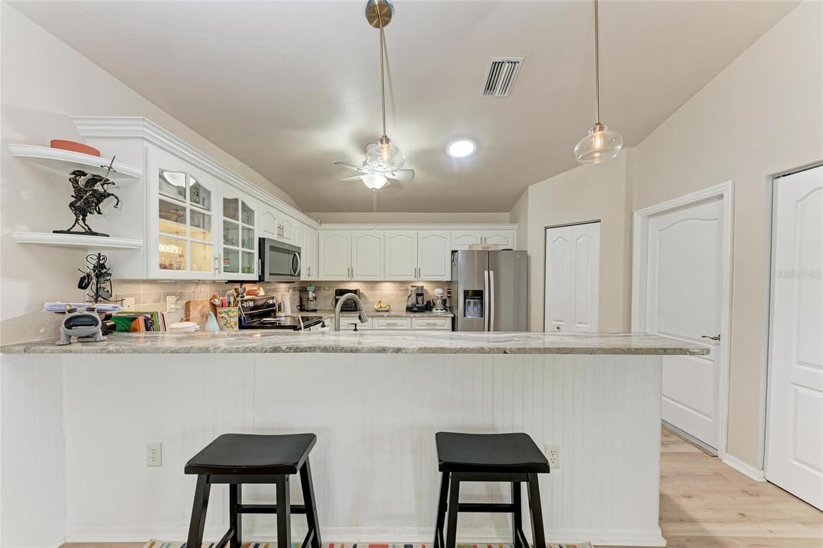 221 FAIRWAY ROAD — photo 12 of 45