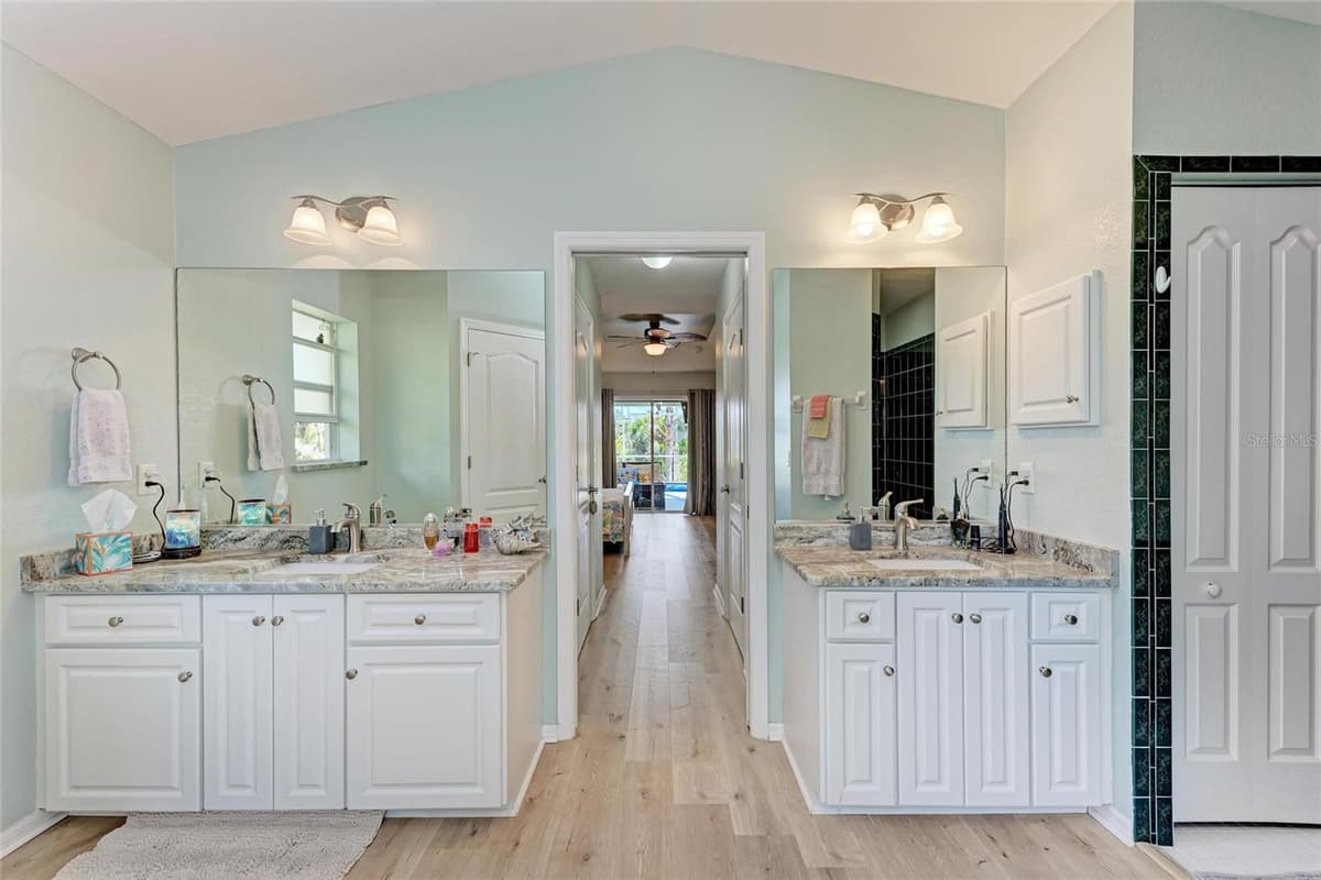 221 FAIRWAY ROAD — photo 21 of 45