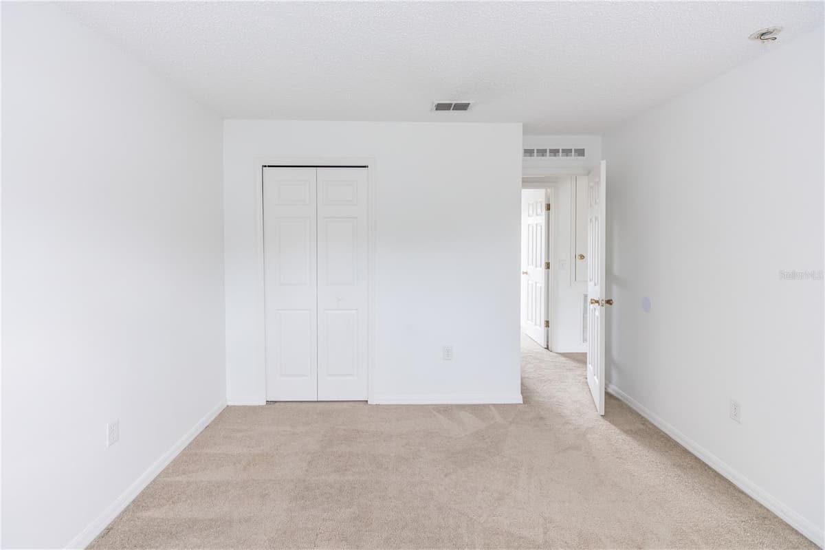 2645 COACHMAN DRIVE — photo 19 of 34