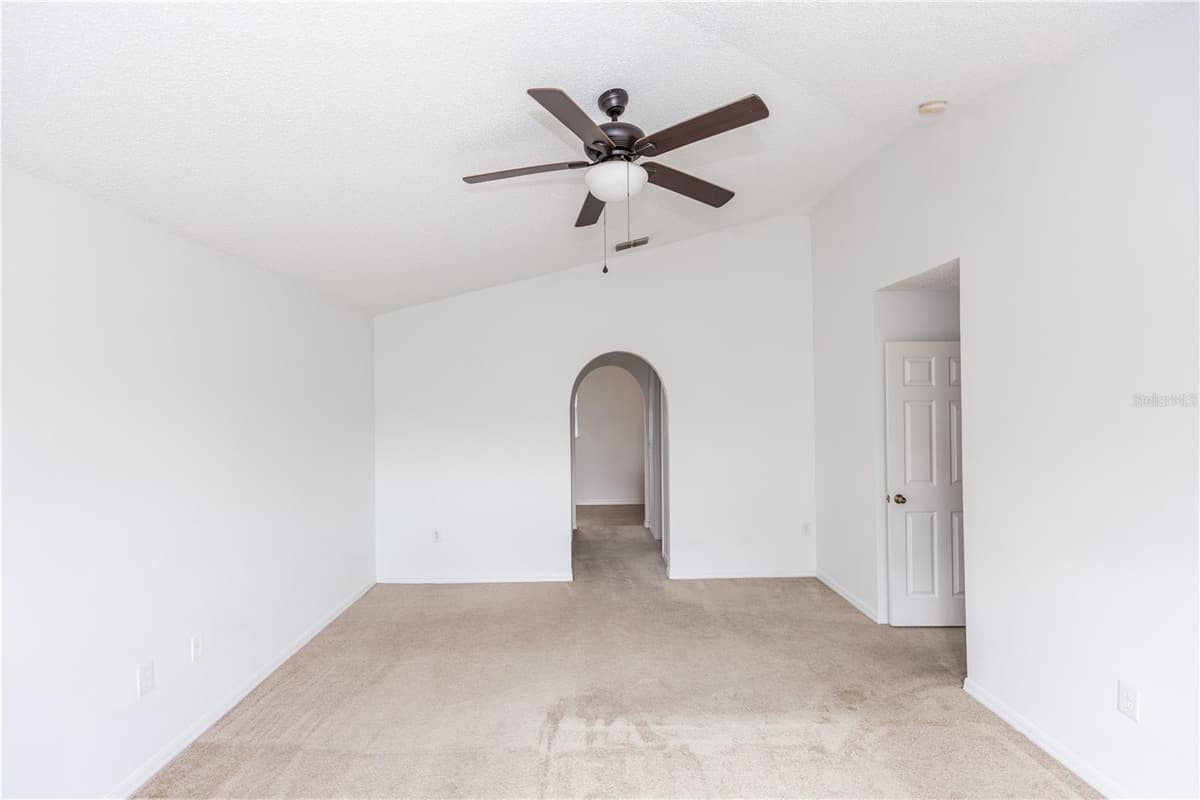 2645 COACHMAN DRIVE — photo 27 of 34