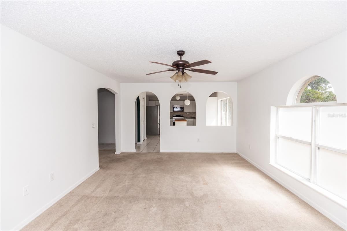 2645 COACHMAN DRIVE — photo 17 of 34
