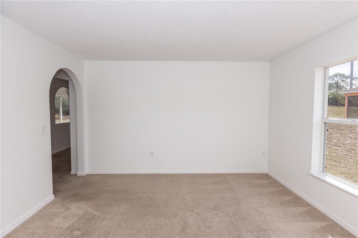 2645 COACHMAN DRIVE — photo 13 of 34