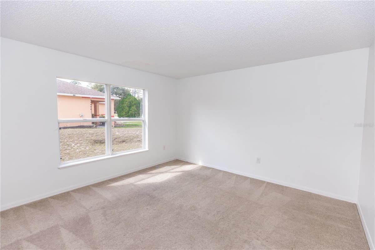 2645 COACHMAN DRIVE — photo 12 of 34