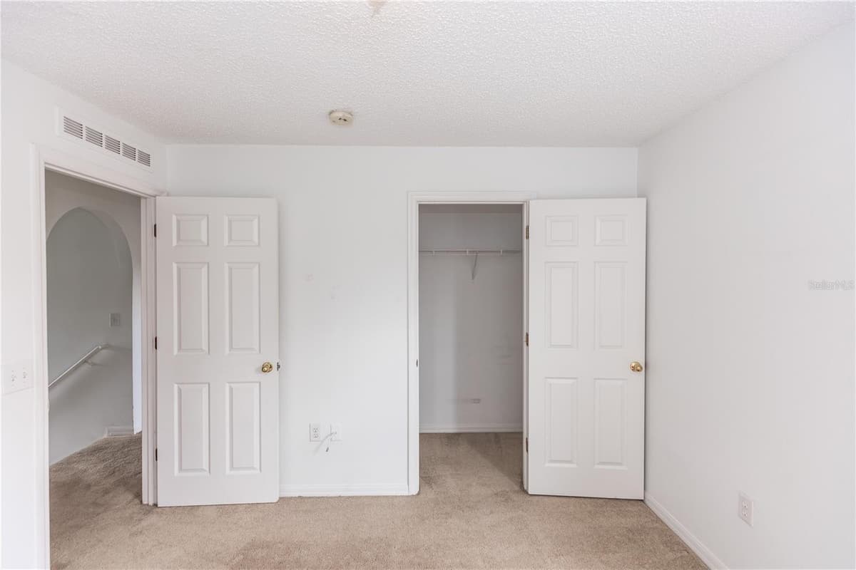 2645 COACHMAN DRIVE — photo 23 of 34