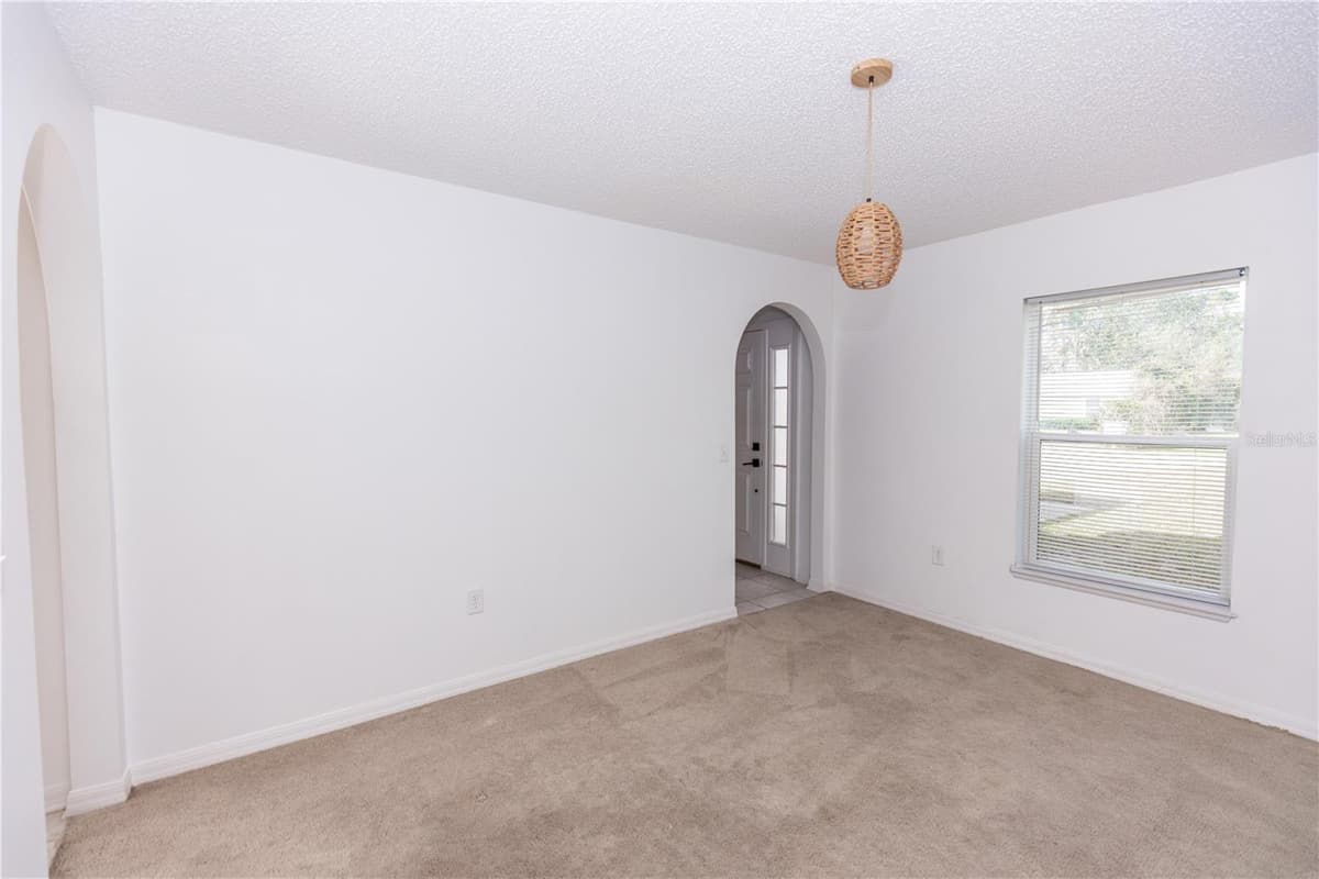 2645 COACHMAN DRIVE — photo 7 of 34