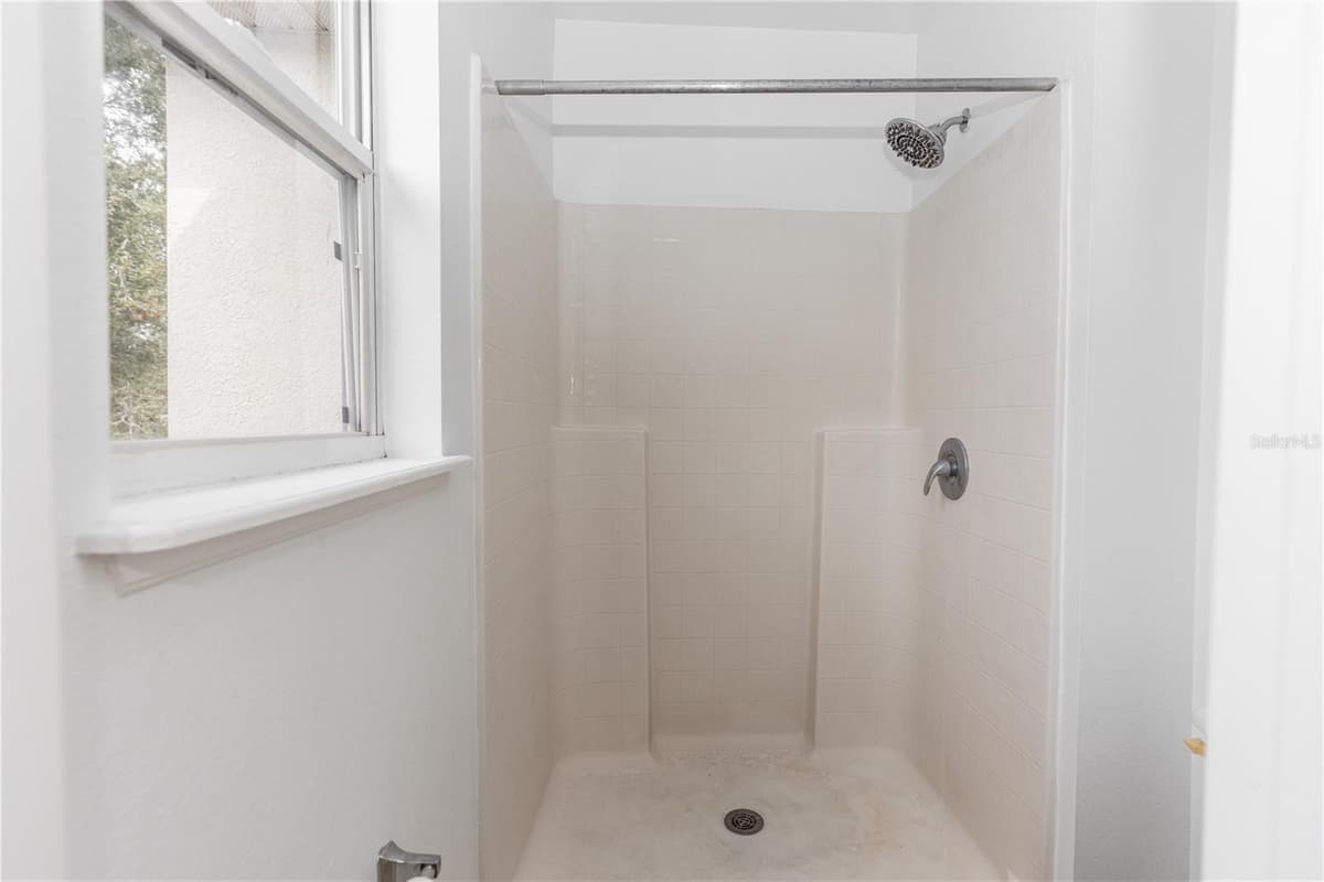 2645 COACHMAN DRIVE — photo 31 of 34