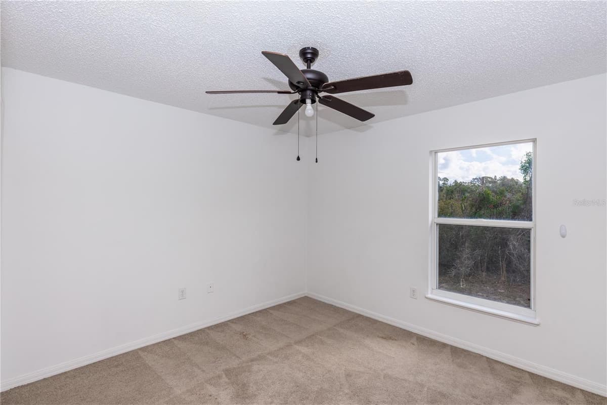 2645 COACHMAN DRIVE — photo 20 of 34