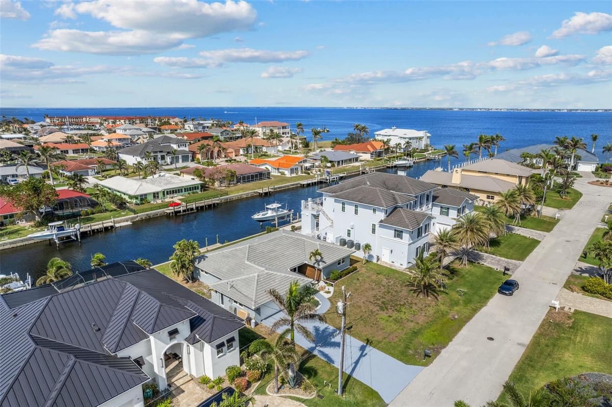 23 OCEAN DRIVE — photo 42 of 45