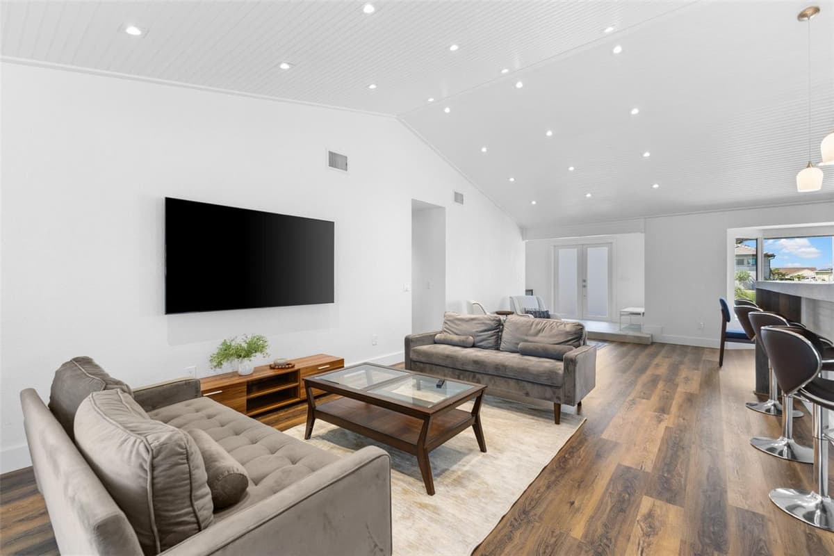 4196 EASTLAKE COURT — photo 16 of 45