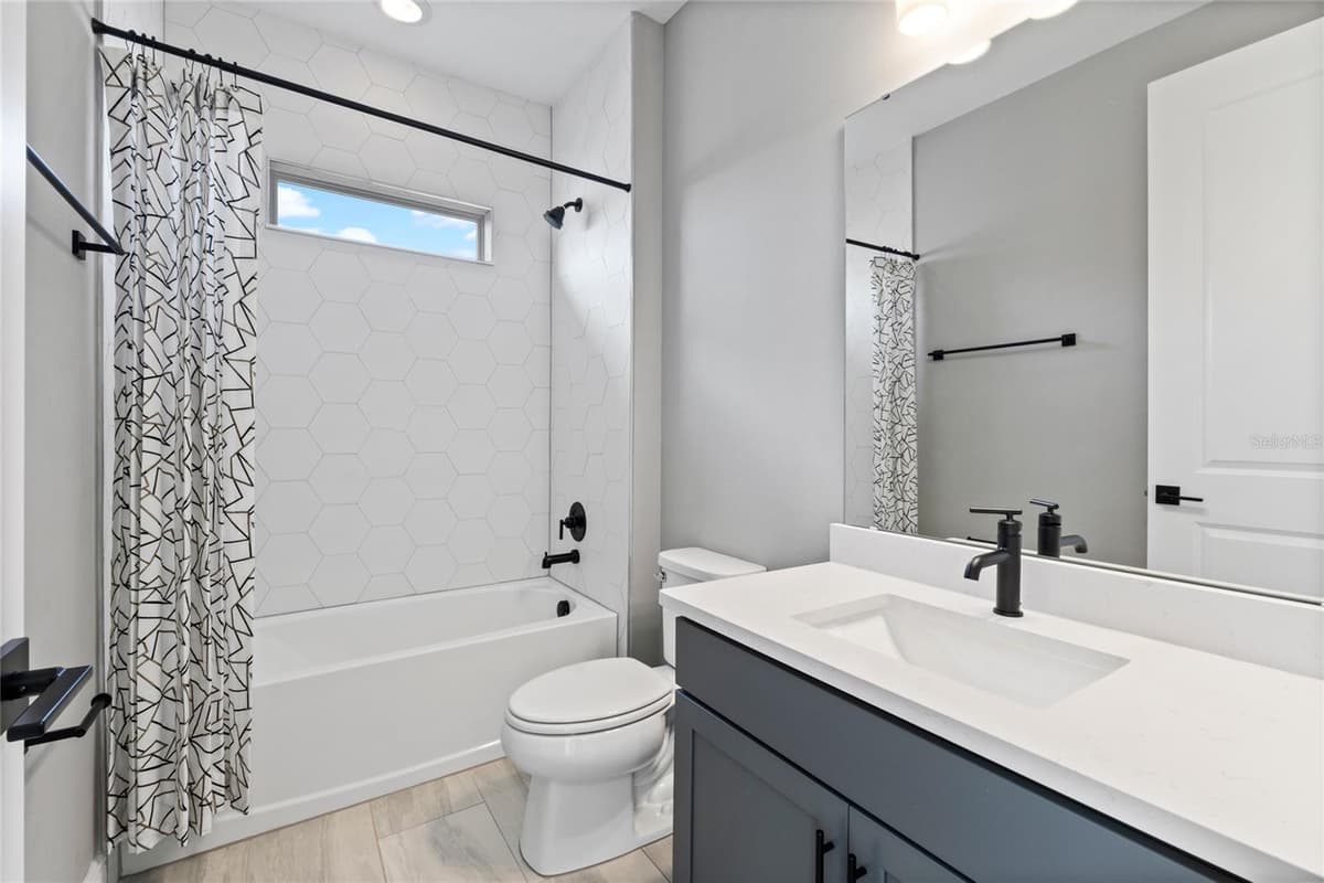 16112 VETTA DRIVE — photo 43 of 84