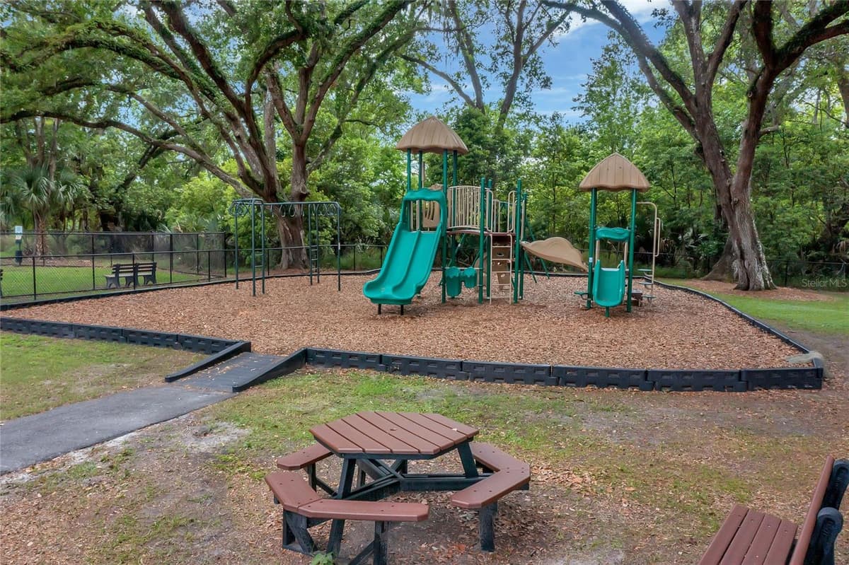16112 VETTA DRIVE — photo 73 of 84