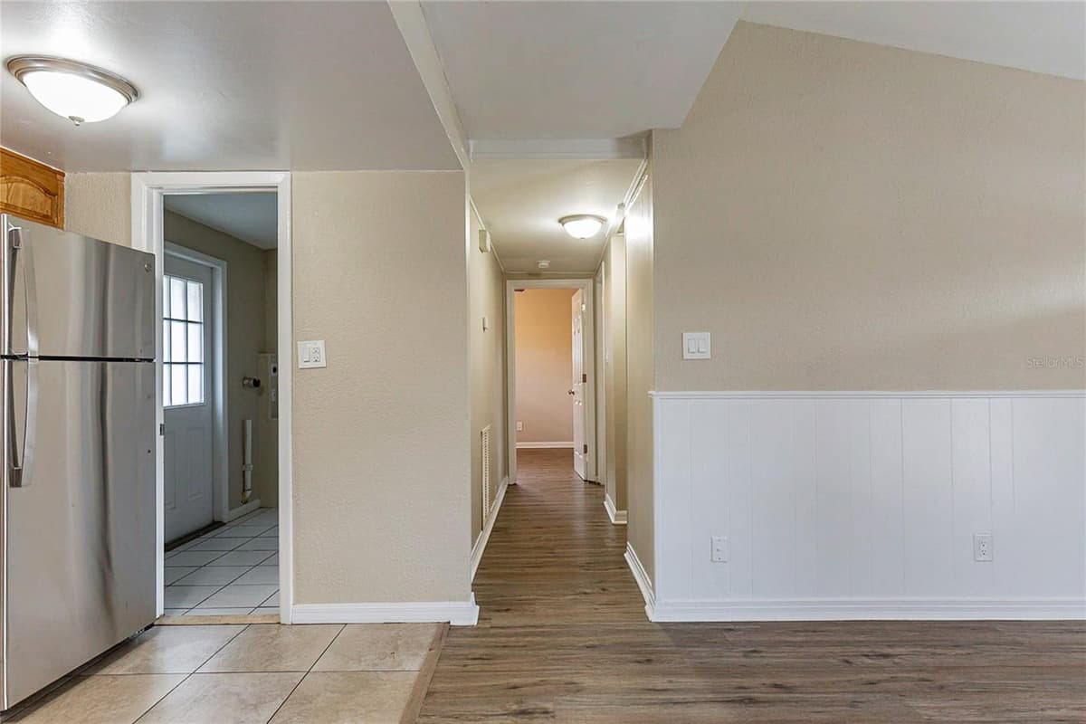 7216 EMMA STREET — photo 4 of 21
