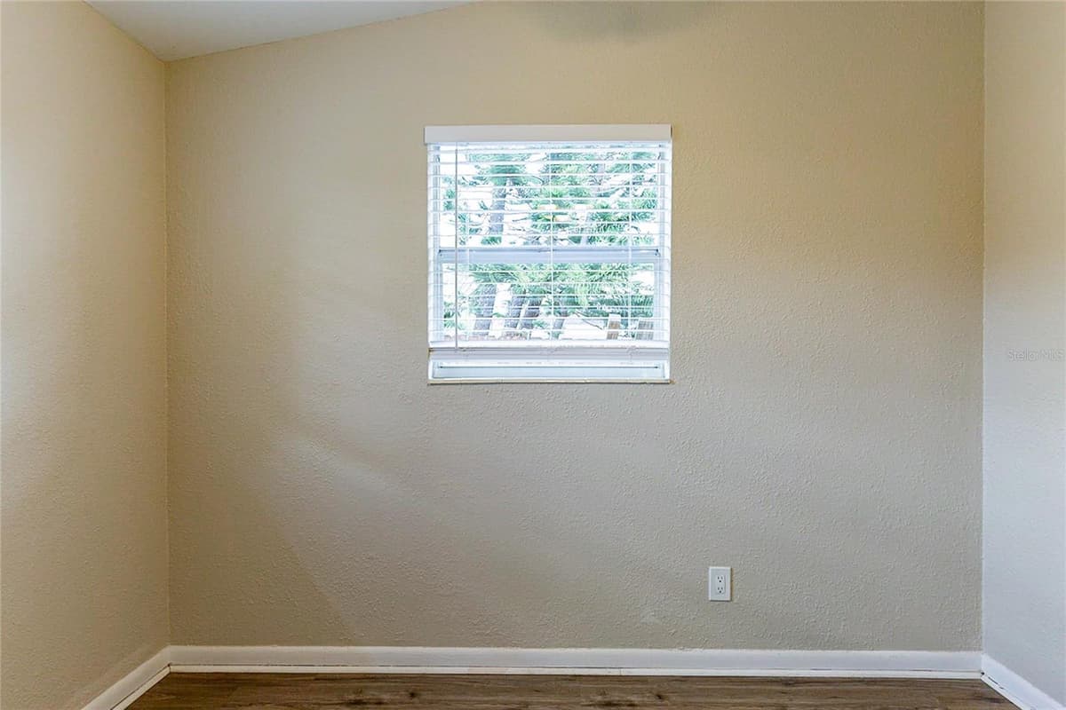 7216 EMMA STREET — photo 11 of 21