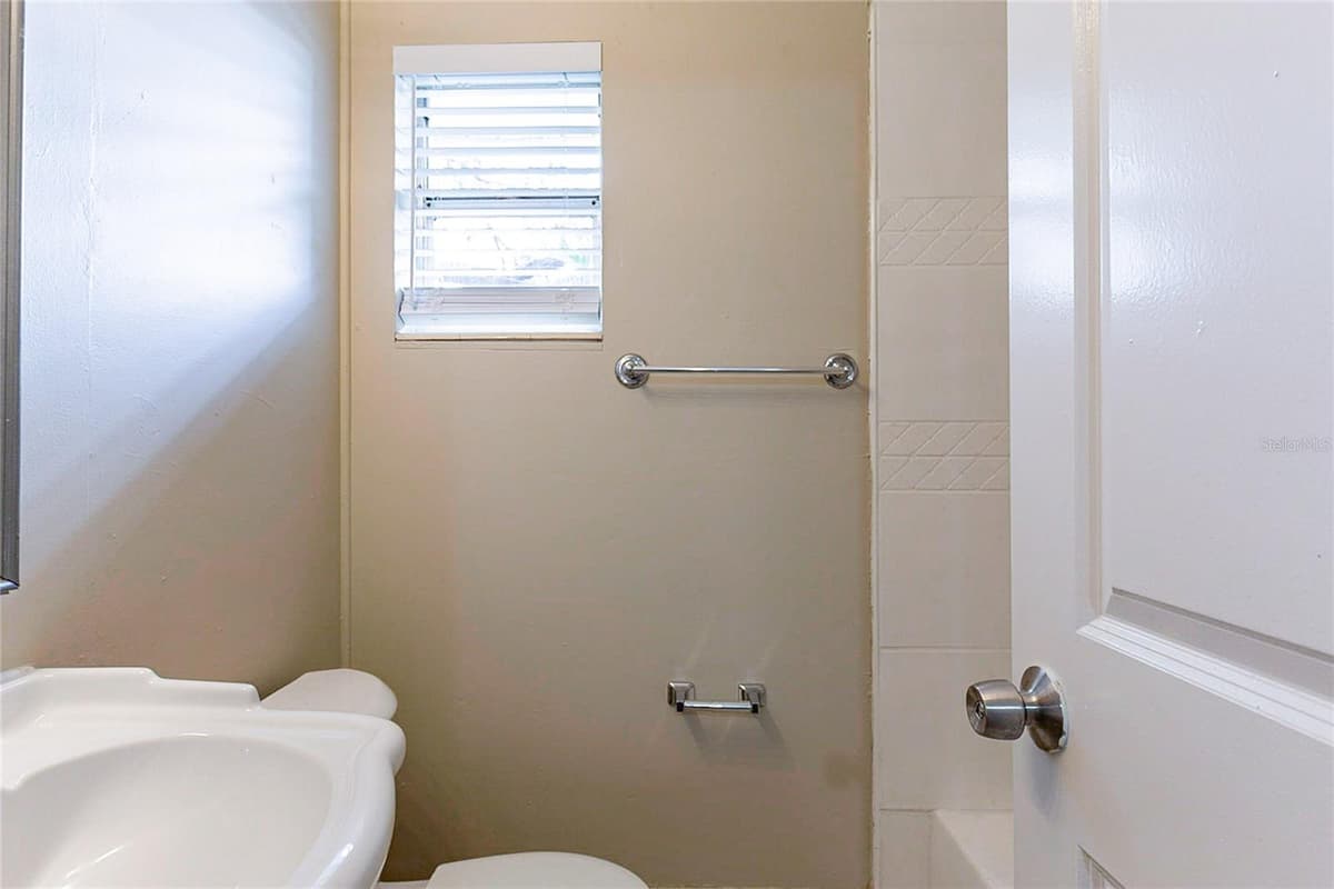 7216 EMMA STREET — photo 17 of 21