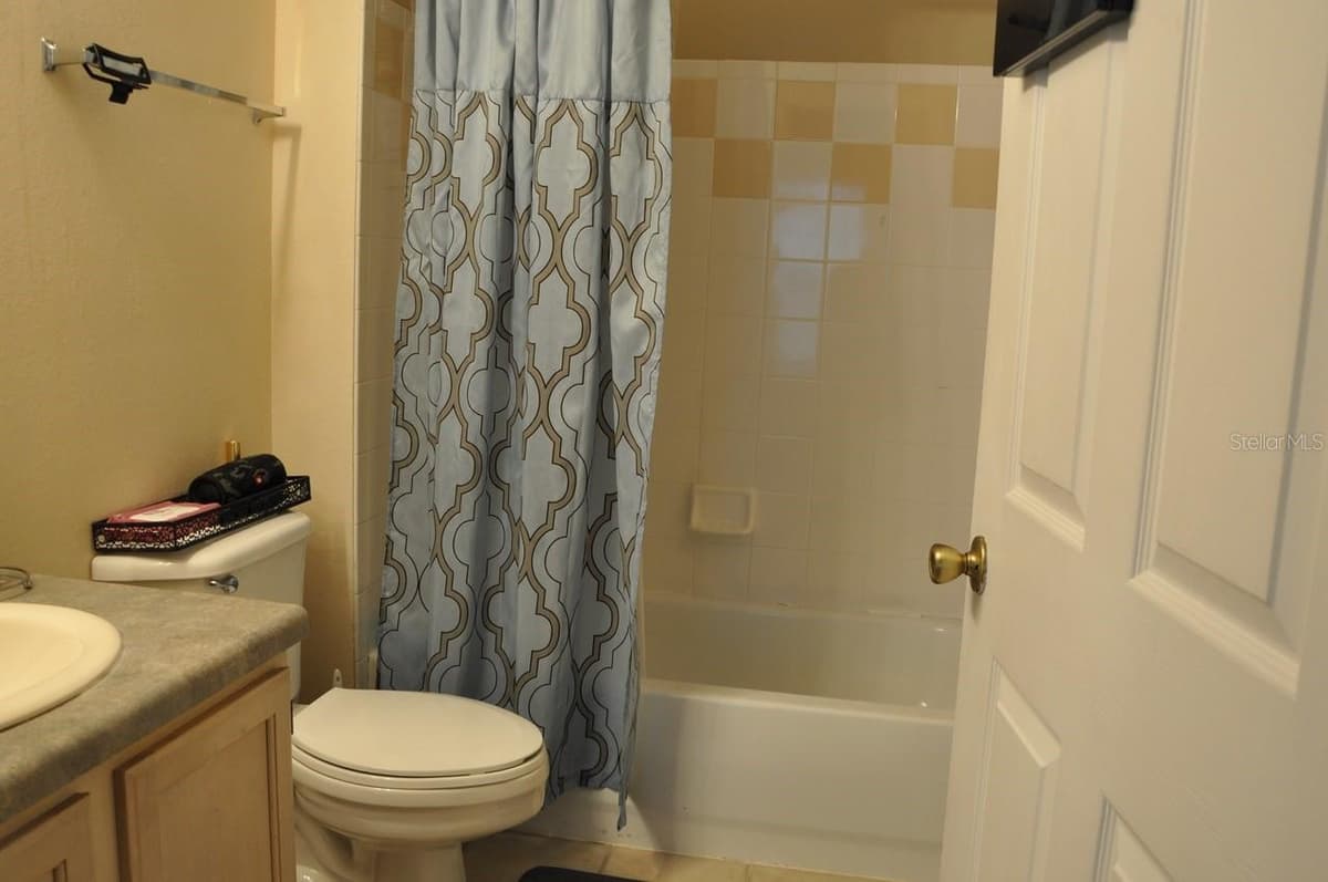 3307 GREENWICH VILLAGE BOULEVARD — photo 9 of 29