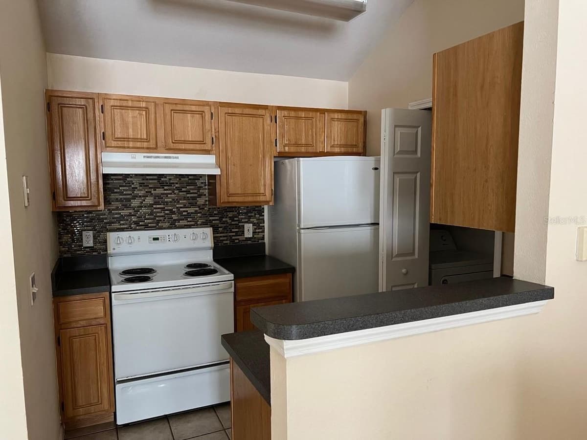 3307 GREENWICH VILLAGE BOULEVARD — photo 4 of 29
