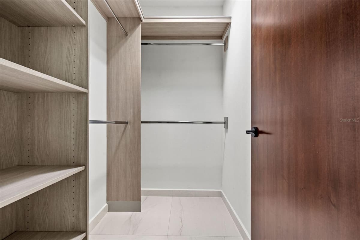 49 LOS LAGOS — photo 10 of 22
