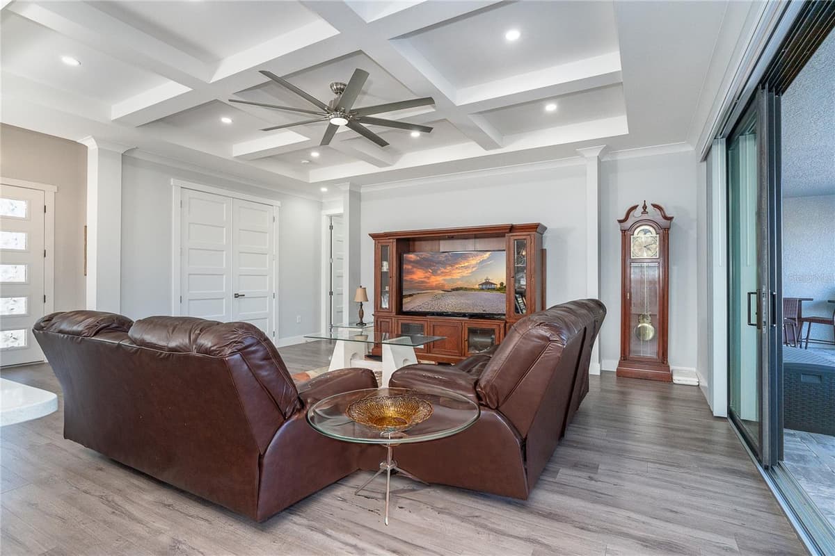 237 PINE VALLEY LANE — photo 13 of 37