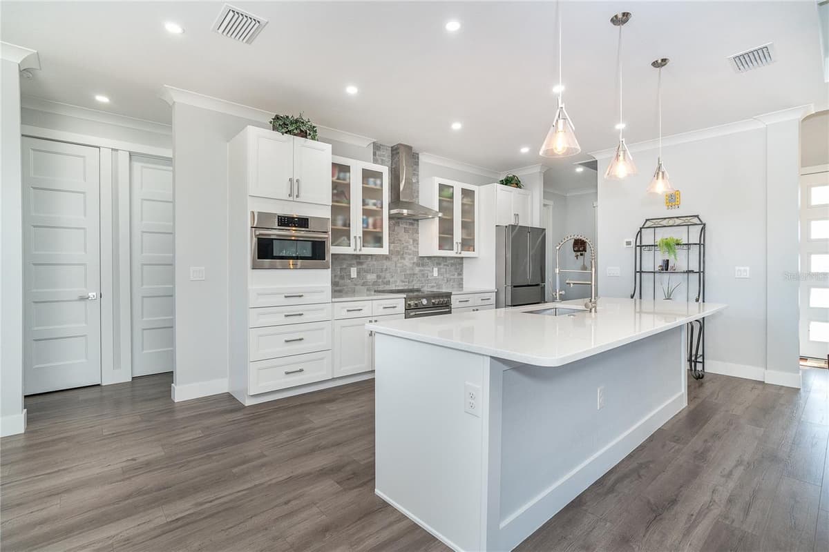 237 PINE VALLEY LANE — photo 14 of 37