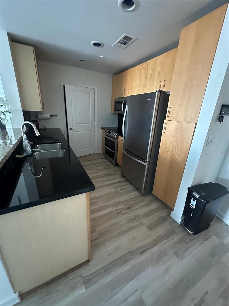 155 COURT AVENUE — photo 20 of 22