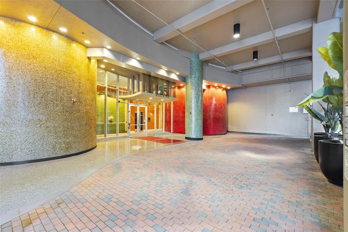 155 COURT AVENUE — photo 8 of 22