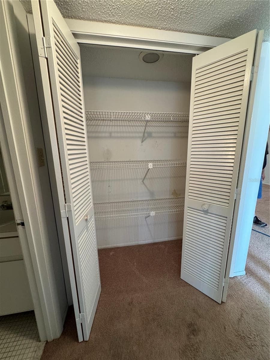 106 LAKESIDE COURT — photo 10 of 13