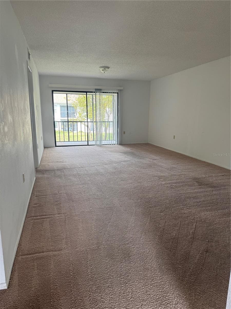 106 LAKESIDE COURT — photo 2 of 13