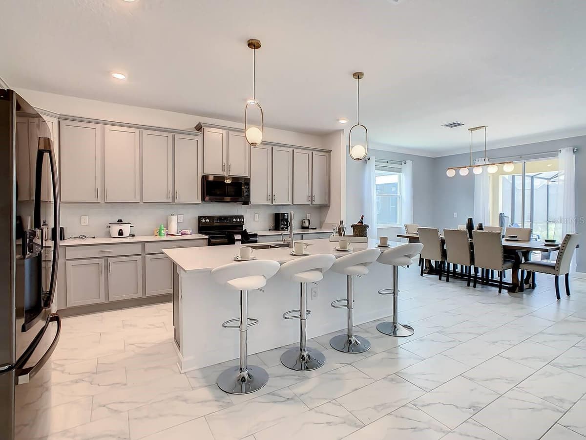 2908 PROTAGONIST STREET — photo 2 of 33