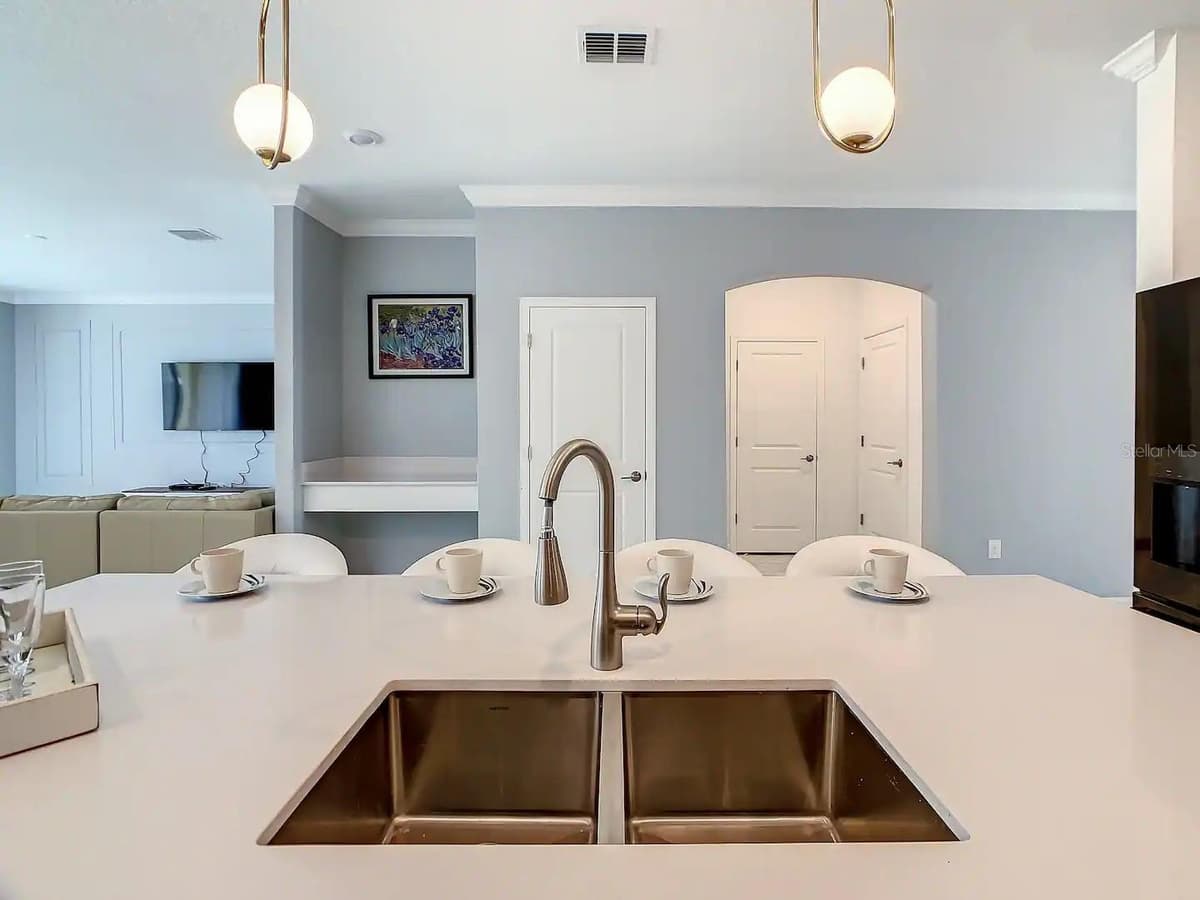 2908 PROTAGONIST STREET — photo 9 of 33