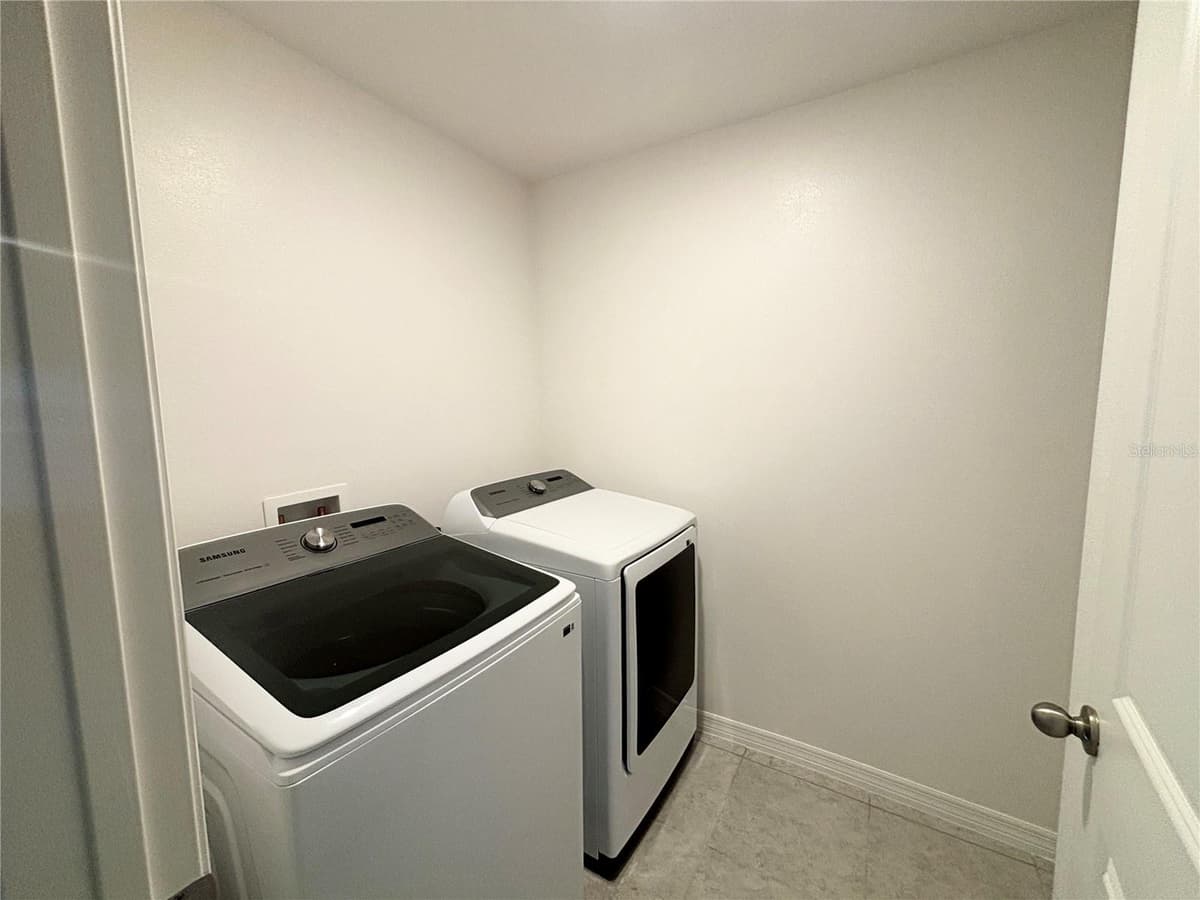 229 MAGELLAN AVENUE — photo 8 of 10