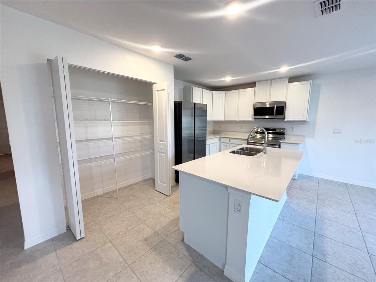 229 MAGELLAN AVENUE — photo 4 of 10
