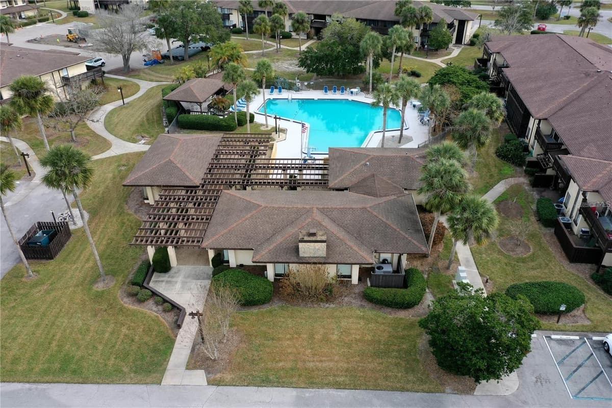 48 CLUB HOUSE DRIVE — photo 45 of 47