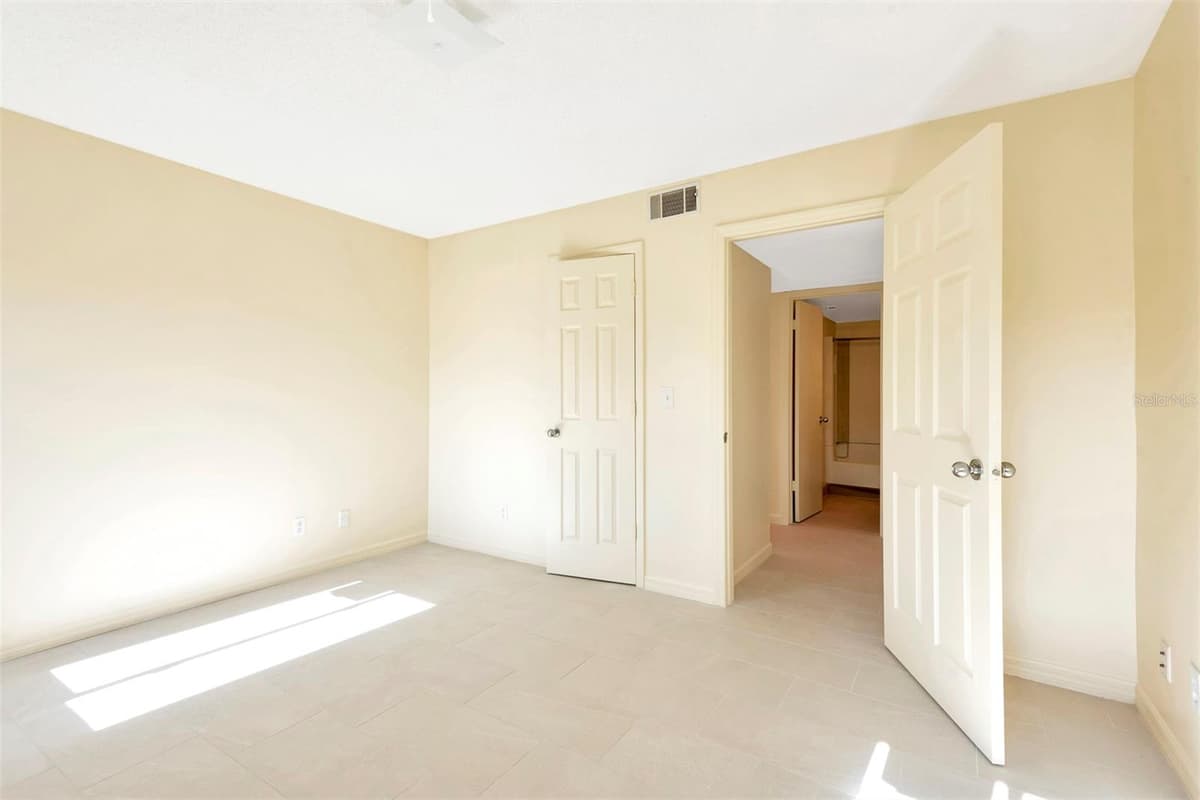 48 CLUB HOUSE DRIVE — photo 23 of 47