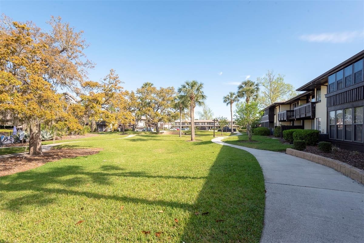 48 CLUB HOUSE DRIVE — photo 30 of 47