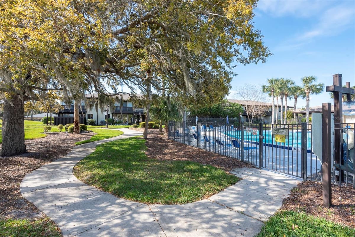 48 CLUB HOUSE DRIVE — photo 33 of 47