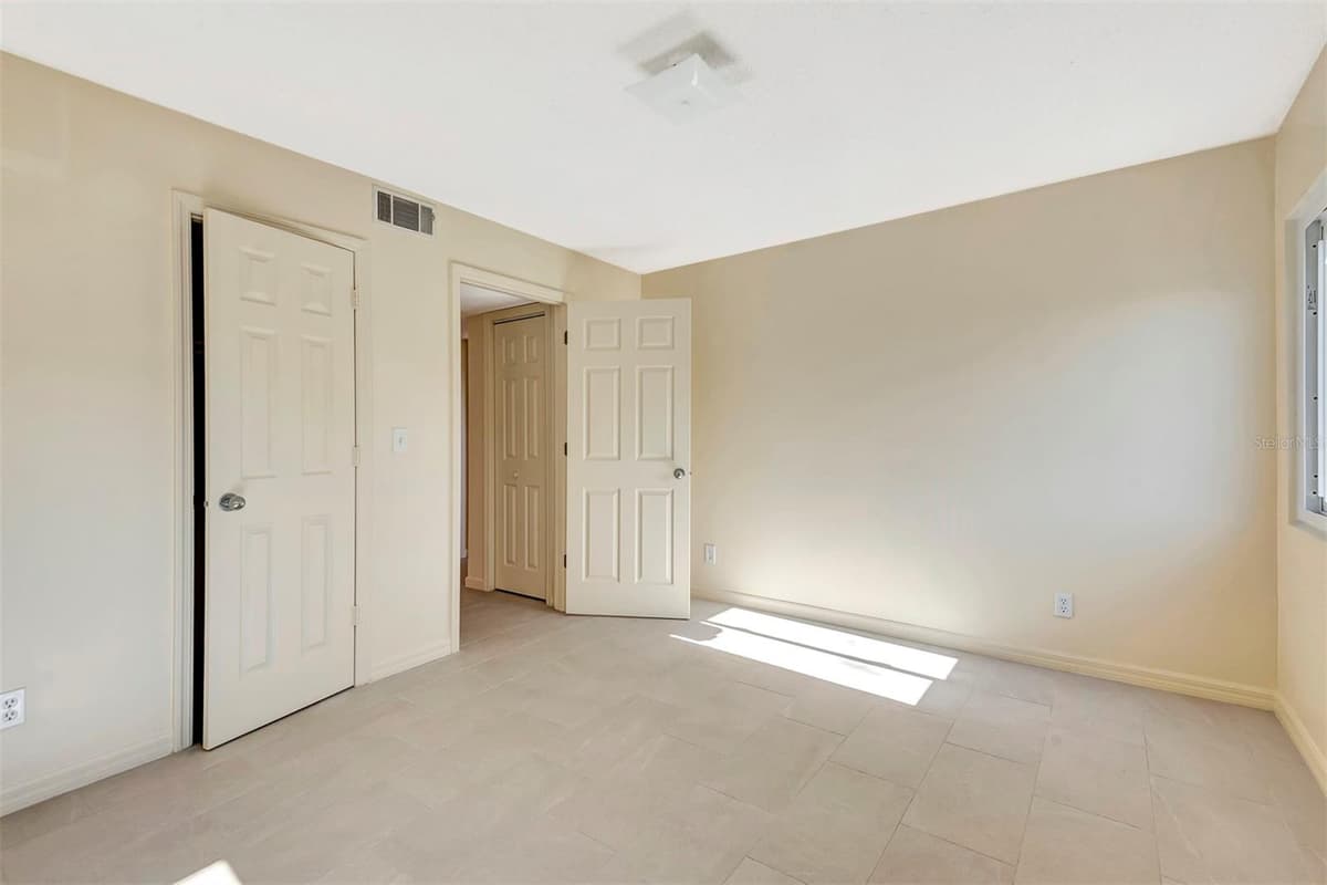 48 CLUB HOUSE DRIVE — photo 17 of 47