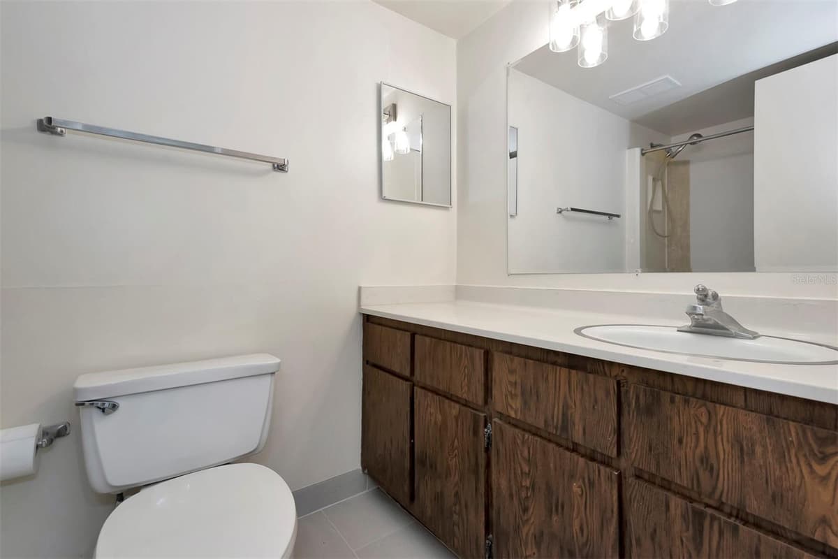 48 CLUB HOUSE DRIVE — photo 25 of 47