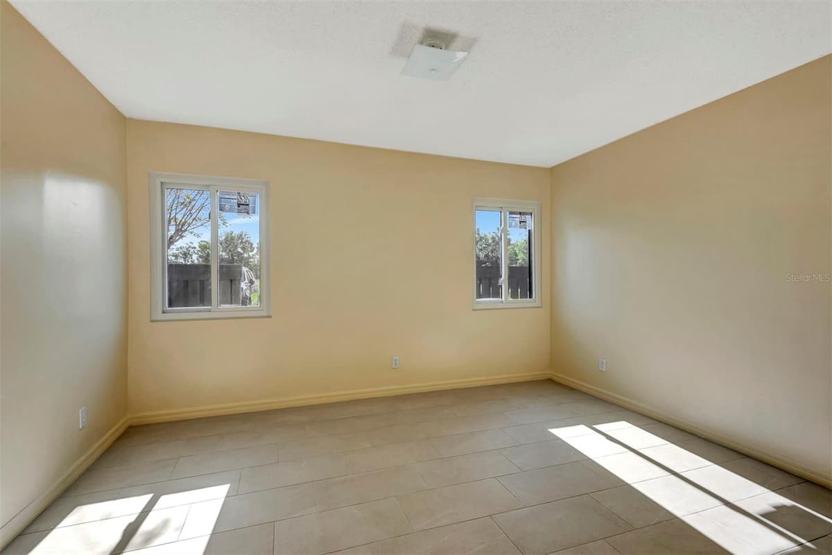 48 CLUB HOUSE DRIVE — photo 21 of 47